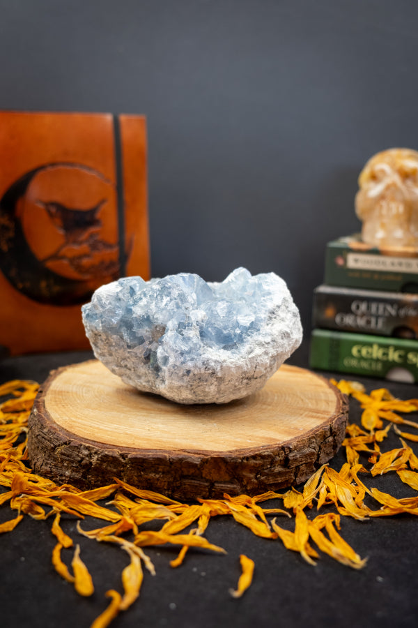 Celestite crystal, Celestite cluster, Small crystal geode, AAA grade, Crystal for calm, Healing crystal, Crystal for peace, Angel crystal.