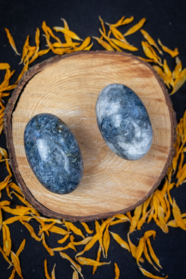 Kyanite in Quartz Lingham Stone, Healing Crystal, High Vibration Gem for Energy Clearing and Chakra Balance