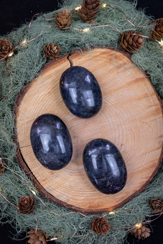 Iolite Water Sapphire Palm Stone, Crystal for Inner Vision, Intuition, Third Eye Healing & Spiritual Awakening