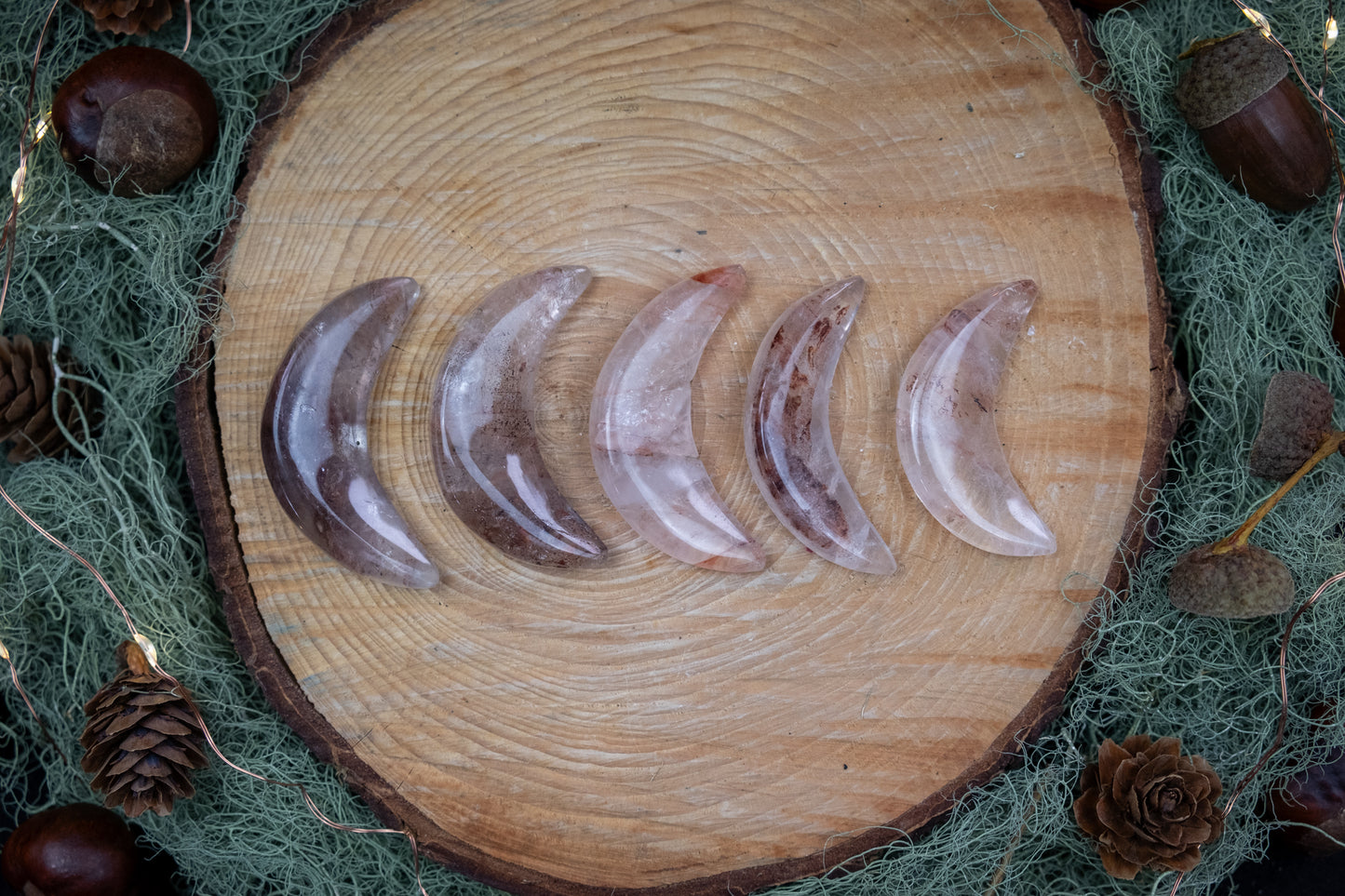 Hematoid Quartz Crescent Moon Crystal, Red Golden Healing Stone for Energy Grounding, Focus, Emotional Balance and Strength