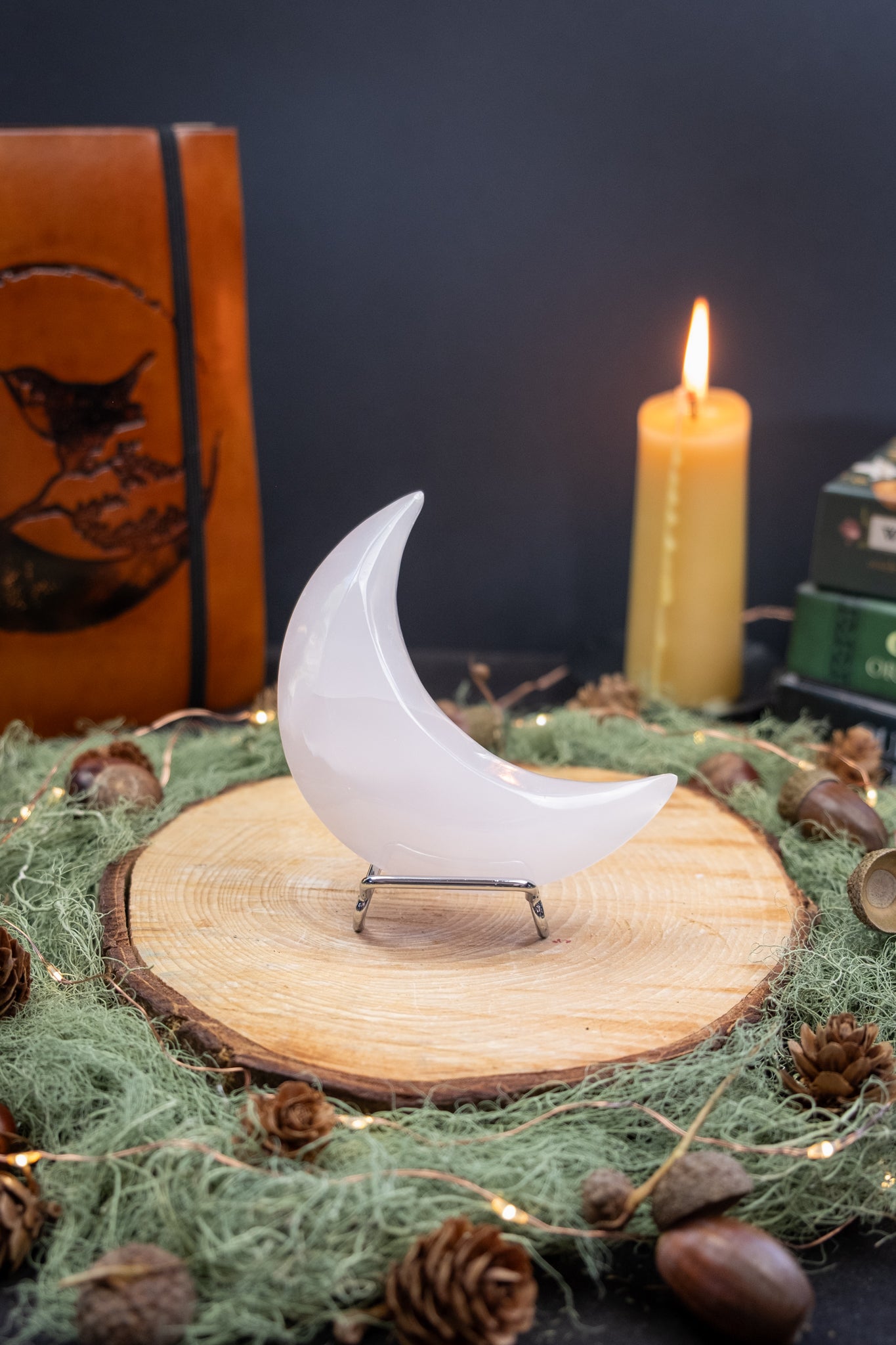 Pink Calcite Crescent Moon Crystal Bowl, Gemstone Moon Dish for Jewellery, Love Energy and Heart Chakra Healing