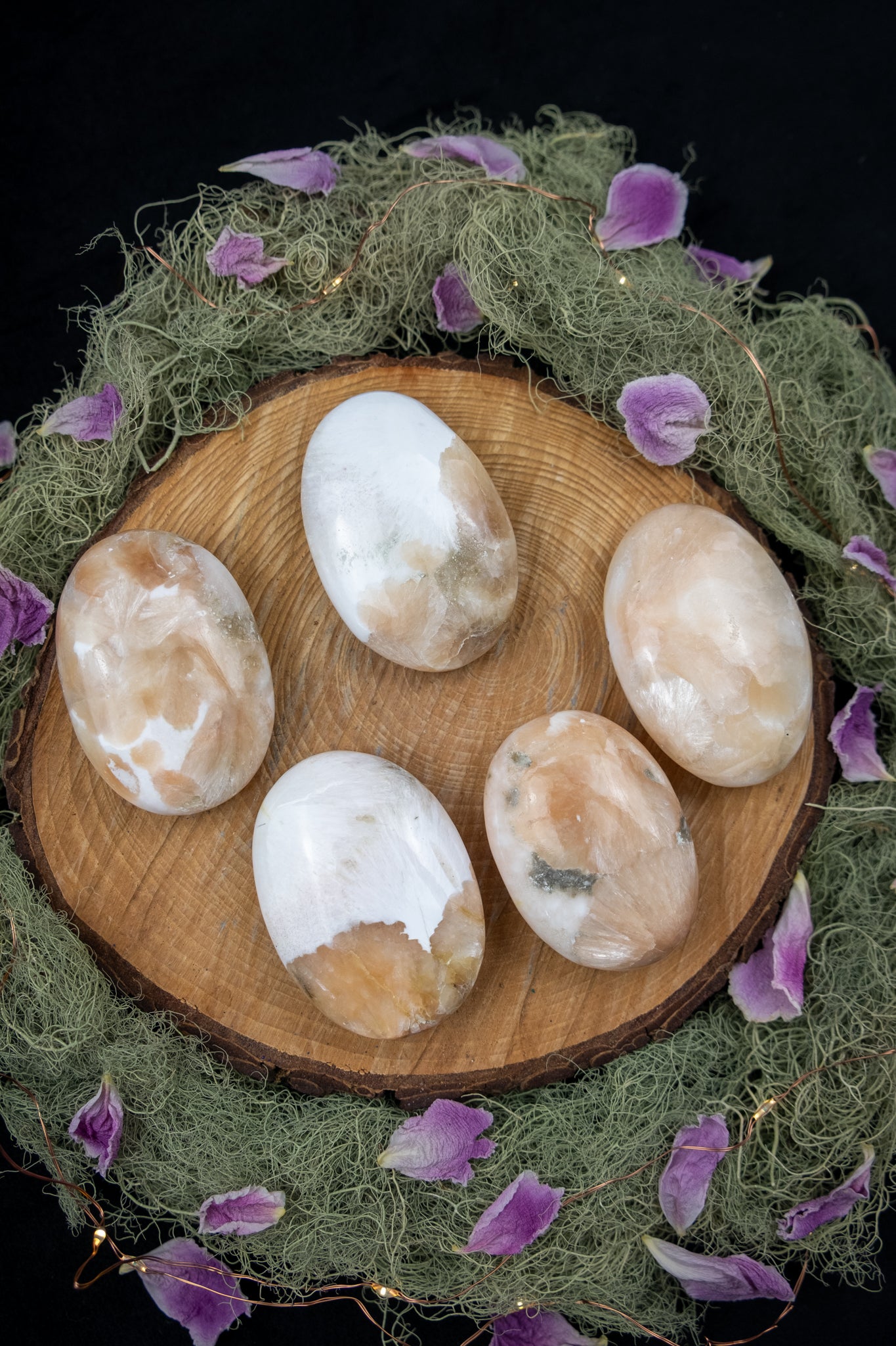 Scolecite Palm Stone