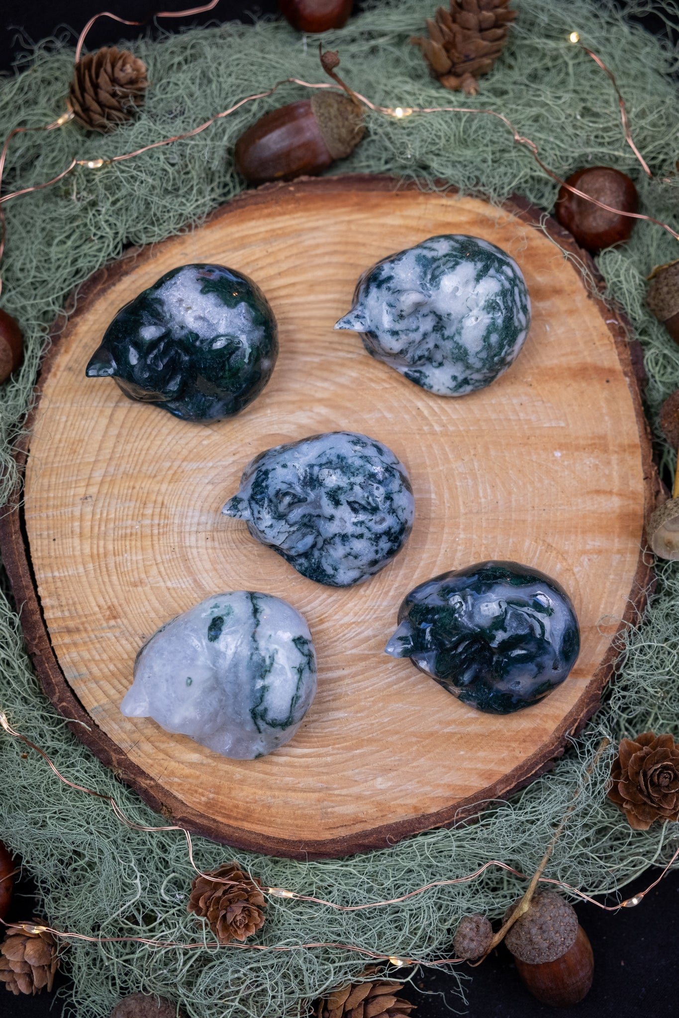 Moss Agate Crystal Cat Carving, Green Gemstone Cat Totem for Balance, Growth and Connection to Nature