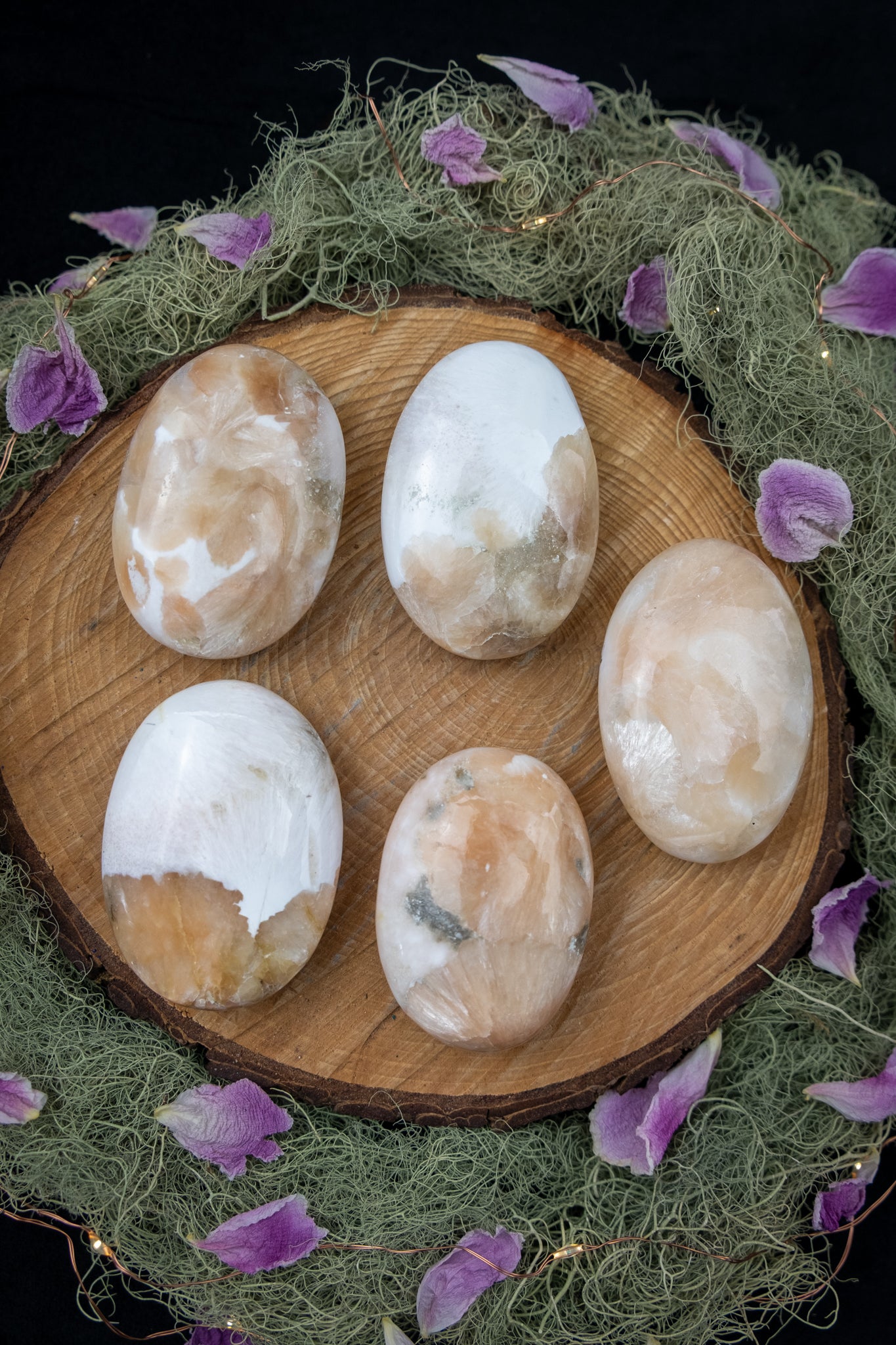 Scolecite Palm Stone