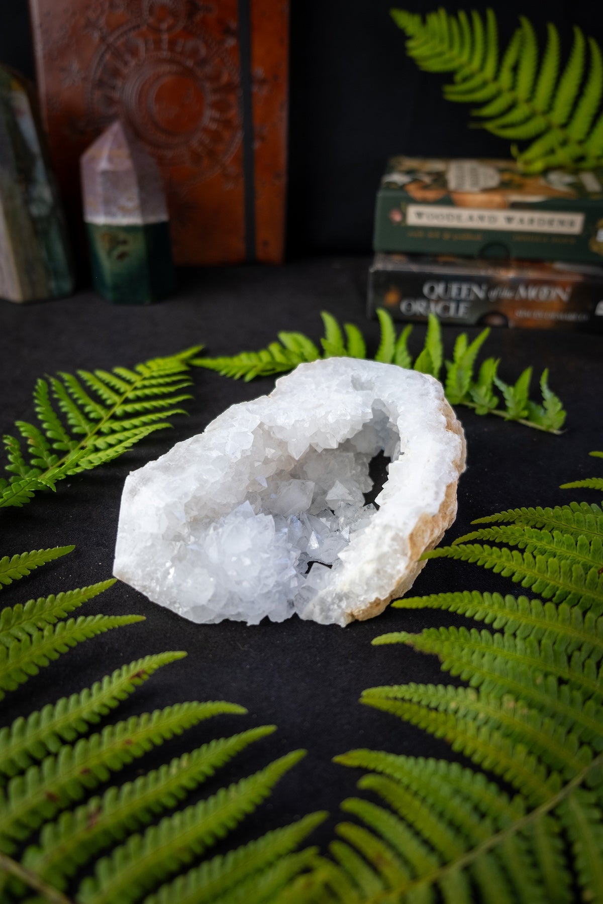 Quartz crystal portal, Quartz cave, Crystal Geode, Crystal to cleanse energy, Promotes flow of chi, Positive energy, High vibe stone.