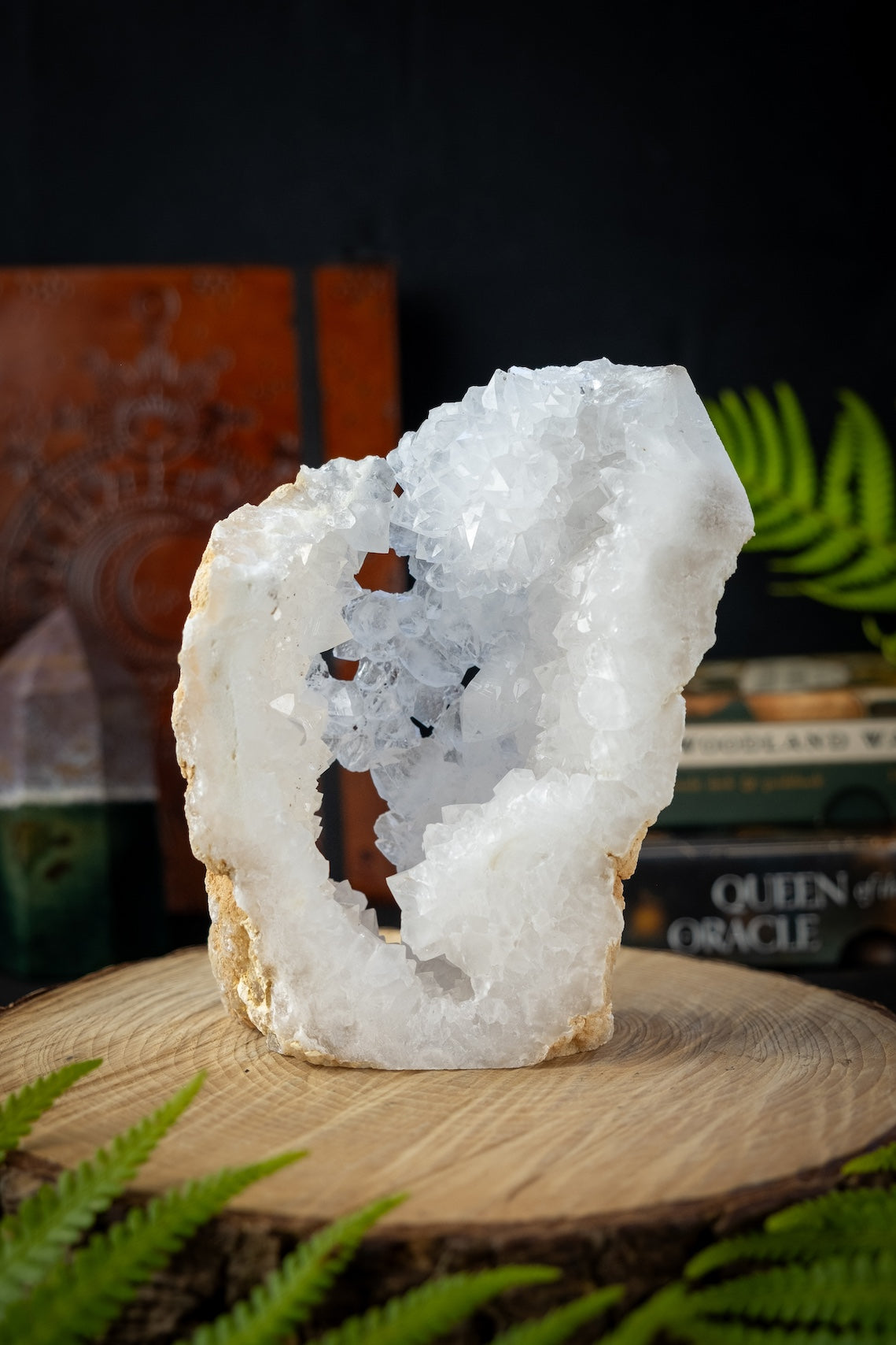 Quartz crystal portal, Quartz cave, Crystal Geode, Crystal to cleanse energy, Promotes flow of chi, Positive energy, High vibe stone.