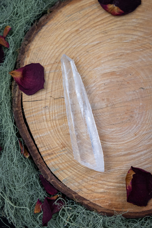 Natural Diamantina Quartz Point, High Grade Brazilian Crystal, Clear Quartz Stone for Energy Amplification and Clarity