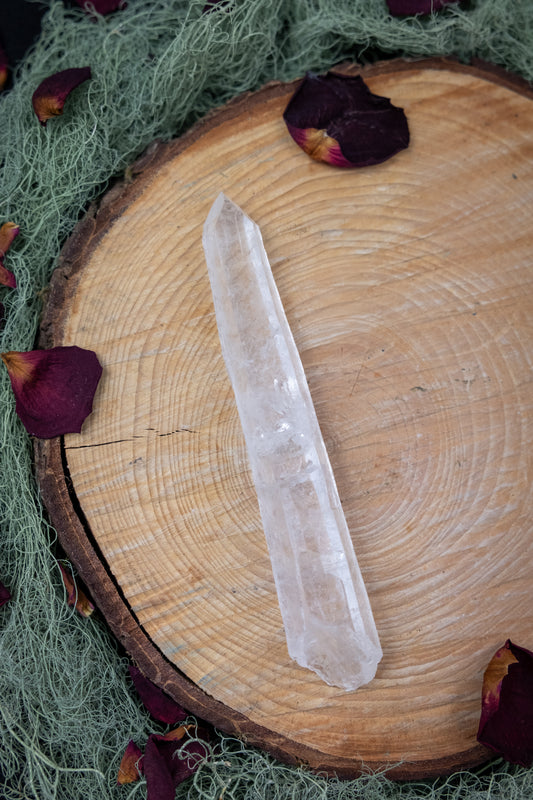 Natural Diamantina Quartz Point, High Grade Brazilian Crystal, Clear Quartz Stone for Energy Amplification and Clarity