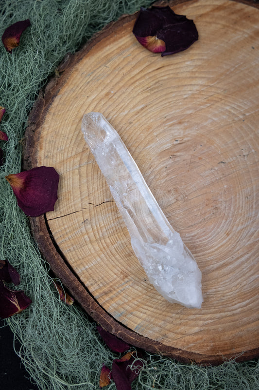 Natural Diamantina Quartz Point, High Grade Brazilian Crystal, Clear Quartz Stone for Energy Amplification and Clarity