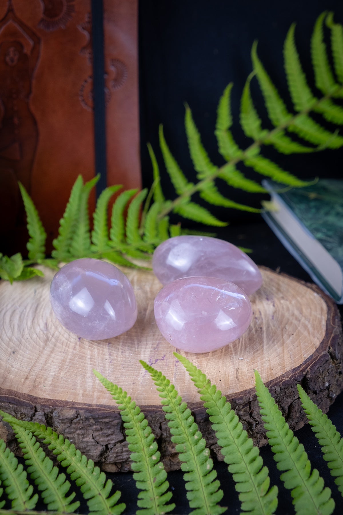 Rose Quartz galets, Pink gemstone palmstone, Crystal for love.