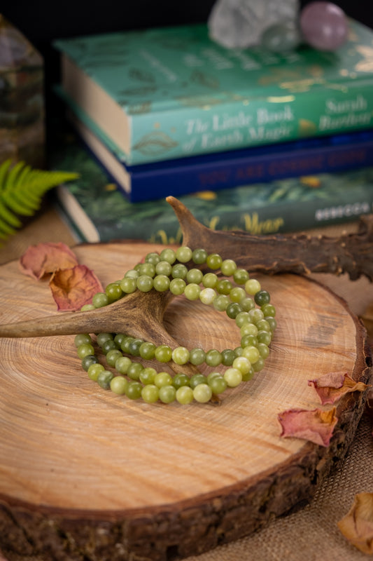 Jade crystal bracelet, Calming crystal for emotions and body, Abundance crystal.