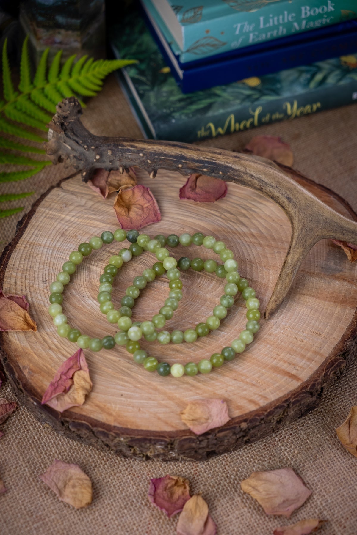 Jade crystal bracelet, Calming crystal for emotions and body, Abundance crystal.