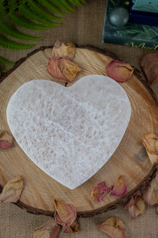 Selenite Heart Charging Plate
