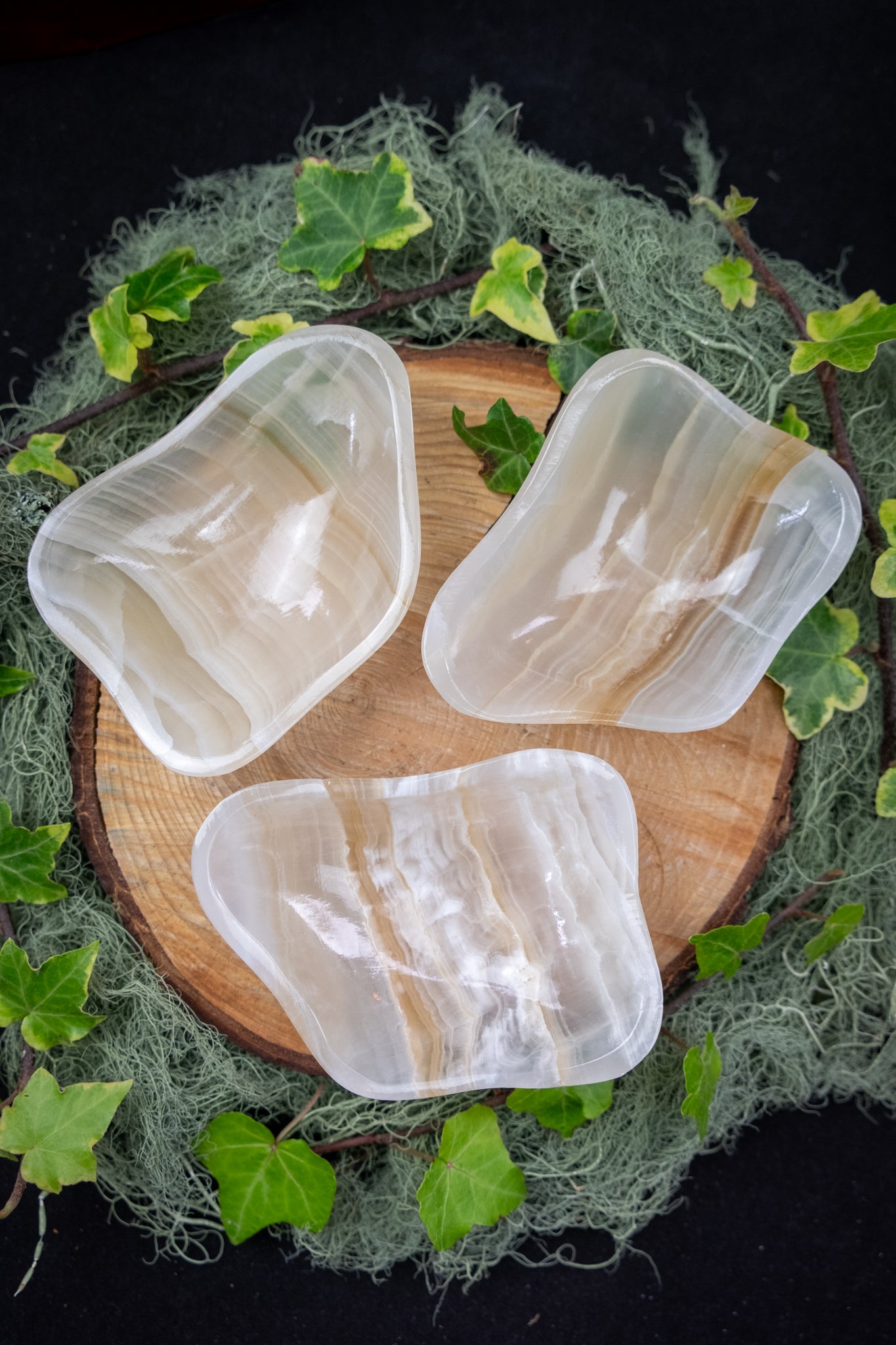 Onyx Crystal Bowl, Hand Carved Onyx Gem Bowl, Natural Stone Offering Dish, Delicate High Grade Onyx for Cleansing and Intention Work
