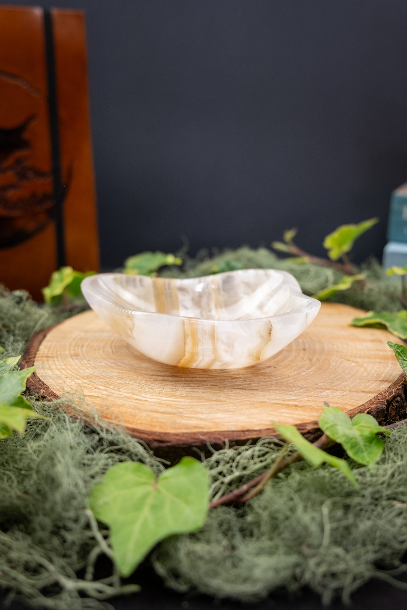 Onyx Crystal Bowl, Hand Carved Onyx Gem Bowl, Natural Stone Offering Dish, Delicate High Grade Onyx for Cleansing and Intention Work