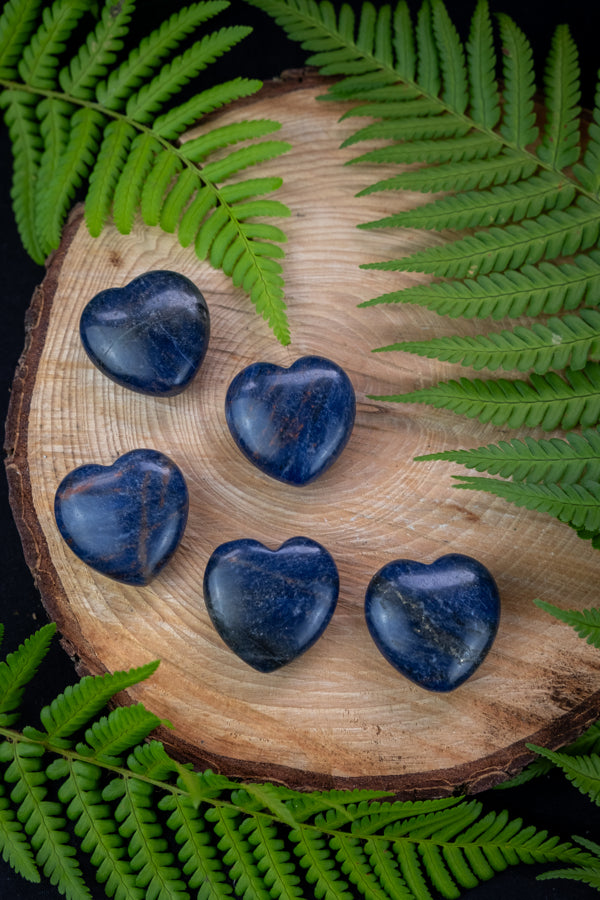 Sodalite Crystal Heart, Crystals for intuition, Throat chakra crystal