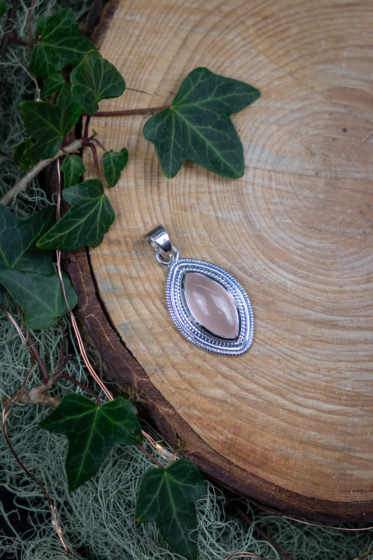 Rose Quartz Pendant, Sterling Silver Crystal Pendant, High Grade Rose Quartz Gemstone Jewellery for Love Heart Healing and Emotional Balance