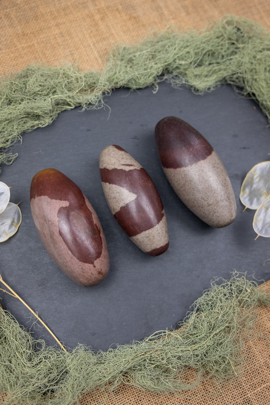 Shiva Lingam, Medium