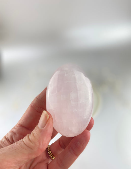 Mangano Calcite Palm stones, Crystal for inner peace