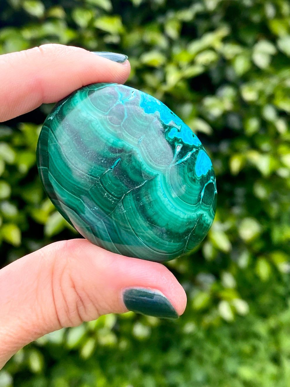 Malacholla crystal palmstone, Chrysocolla and Malachite.