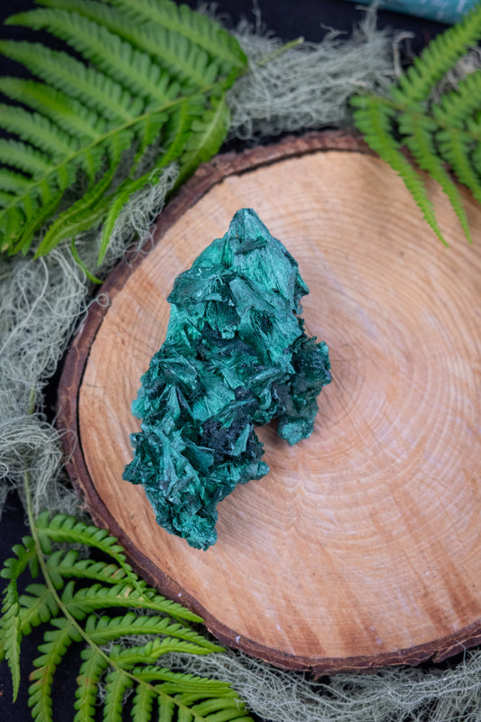 Raw Malachite Crystal, Natural Green Malachite Stone for Heart Healing, Protection and Transformation, Raw Gemstone for Energy Work