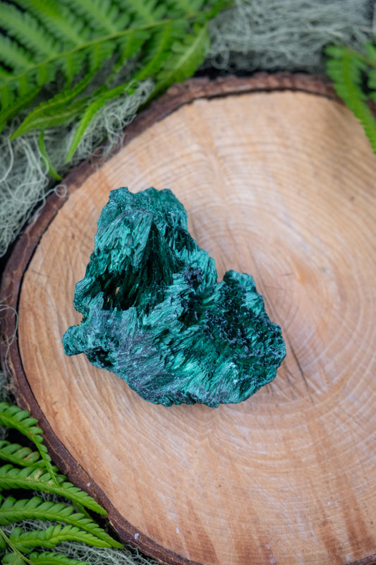 Raw Malachite Crystal, Natural Green Malachite Stone for Heart Healing, Protection and Transformation, Raw Gemstone for Energy Work