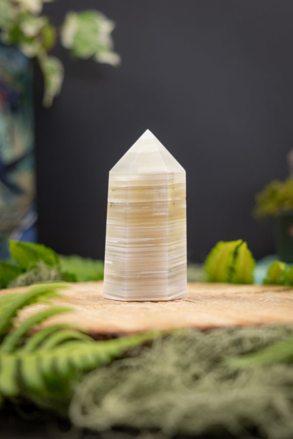 White Banded Agate Crystal Point, Grounding and Calming Stone, Agate Tower for Balance, Stability, Meditation and Emotional Healing