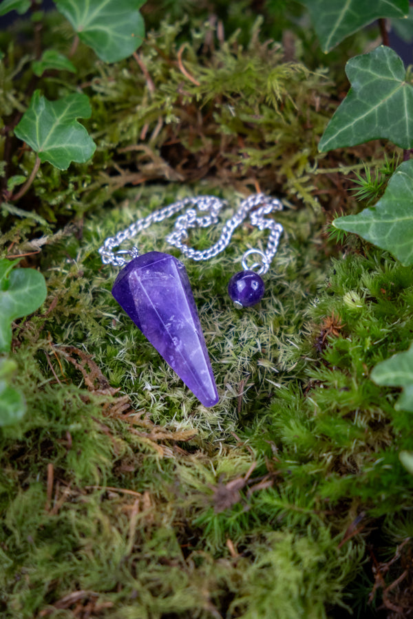 Amethyst crystal Pendulum, Dowsing pendulum, Crown chakra crystal, Divination tool, Connect to intuition, Reiki tool, AAA+