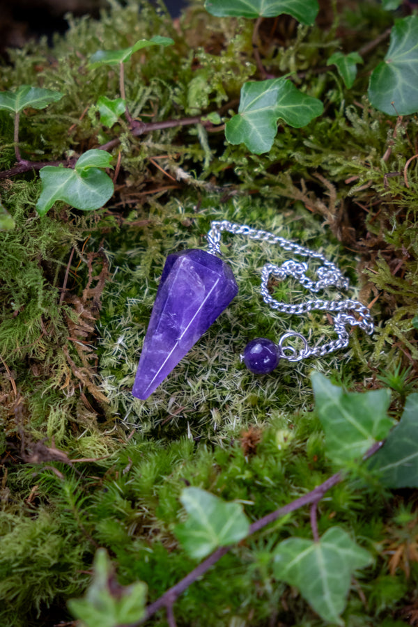 Amethyst crystal Pendulum, Dowsing pendulum, Crown chakra crystal, Divination tool, Connect to intuition, Reiki tool, AAA+