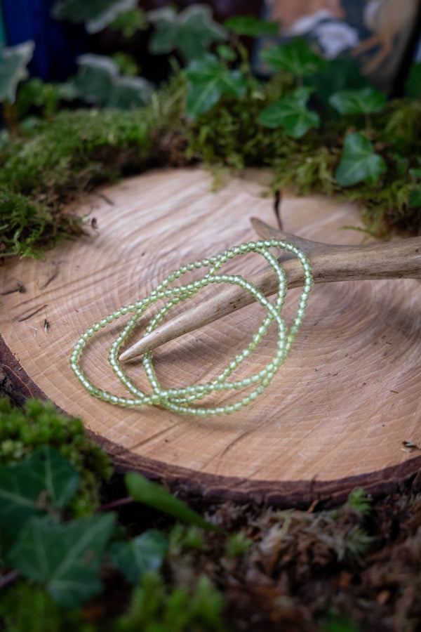 Peridot crystal bead bracelet, Green gemstone bracelet, Crystal for courage, heart Chakra crystal, Crystal for abundance, Manifestation gem