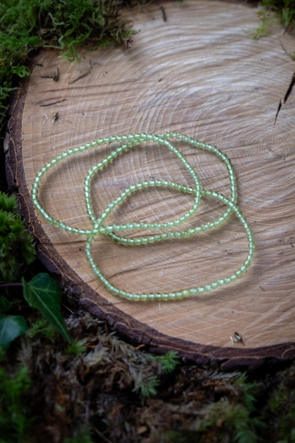 Peridot crystal bead bracelet, Green gemstone bracelet, Crystal for courage, heart Chakra crystal, Crystal for abundance, Manifestation gem