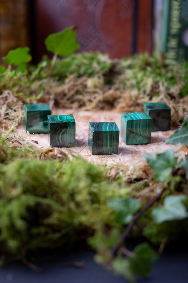 Malachite Crystal Cube, Balancing and soothing crystal, Transformation crystal, Detoxifying gemstone, Green and black crystal freeform.