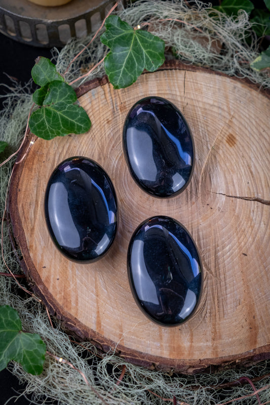 Black Obsidian Palm Stone, Protective Gem, Grounding Crystal, Energy Shield, Root Chakra, Truth & Clarity, Volcanic Glass Healing Stone