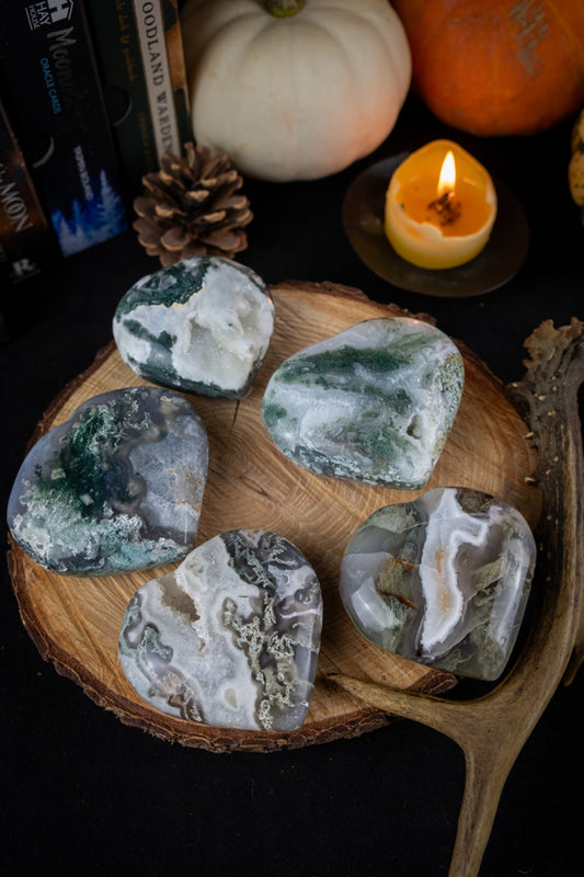 Moss Agate crystal heart, Drusy agate, Grounding crystal, Gaia energy crystal, Gift for her, Gift for crystal lover, Gift for nature lover