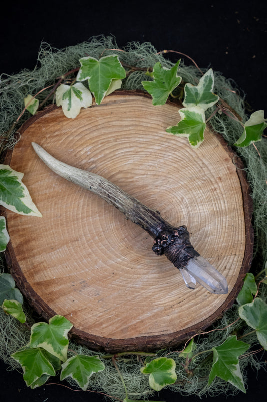 Twin Flame Clear Quartz Wand with Deer Antler, Crystal Ritual Tool, Shamanic Energy Wand, Handmade Gemstone Altar Wand for Healing & Magic