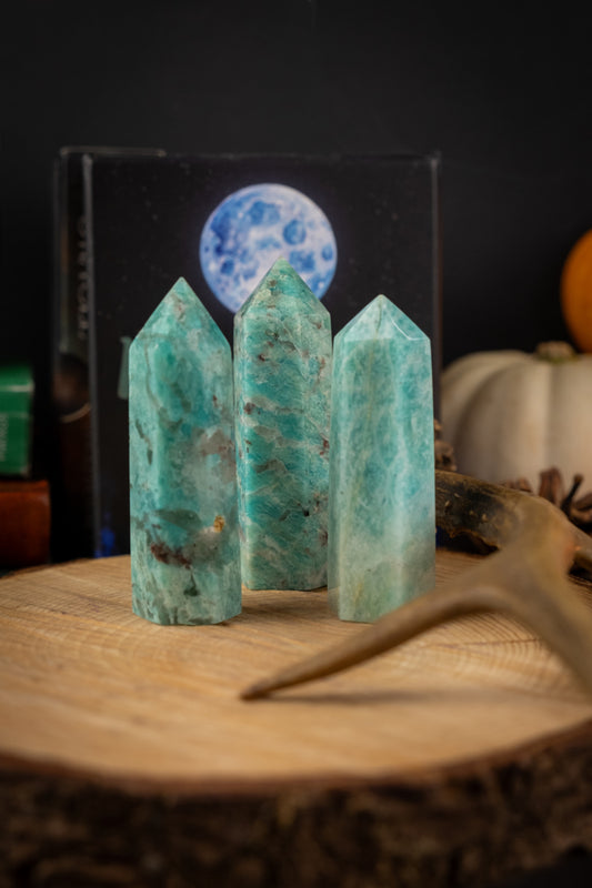 Amazonite crystal point, A grade, Throat chakra crystal, EMF protection, Stone of truth, Crystal for courage.