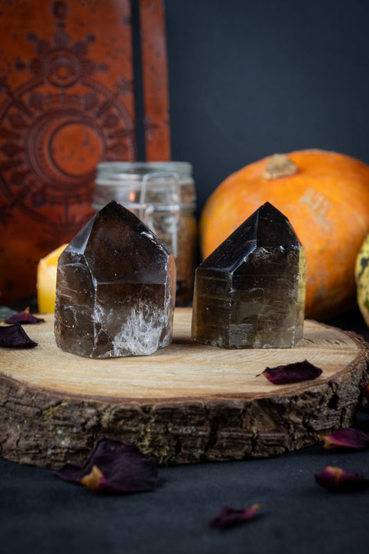 Smokey Quartz crystal points, Crystal for protection and manifestation, Transmute negativity, Crystal to carry or home, Healing crystal.