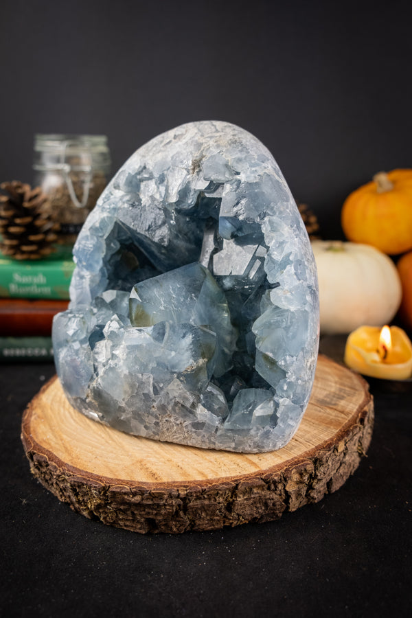 Celestite crystal Extra Large Cluster, Freestanding celestite, A+ grade, Crystal for calm, Crystal for peace, Angel crystal, Crystal geode.