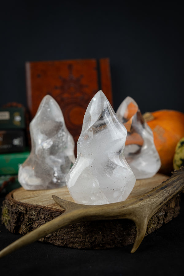 Clear Quartz Flame, Crystal to direct energy flow, Reiki crystal, Master Healer crystal, Amplifying crystal. Lightworkers, Starseed, Healers