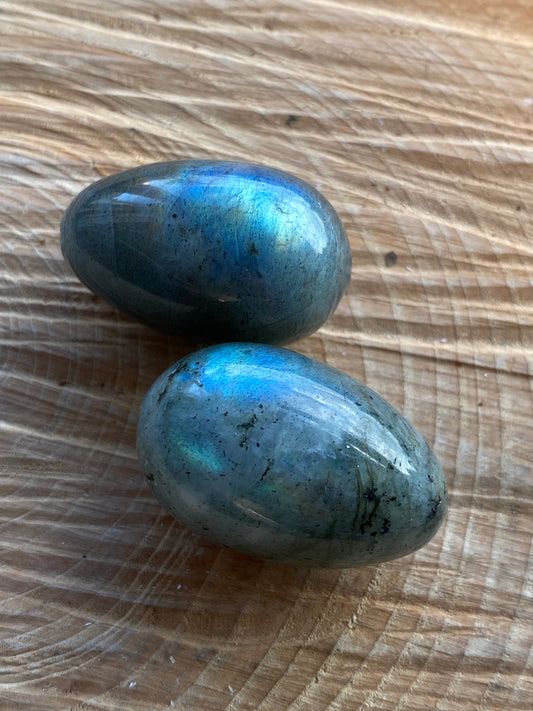 Labradorite crystal eggs, Crystal for anxiety, depression, Boost the immune system, Connect to your intuition