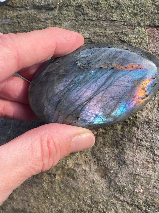 Labradorite crystal palm stones, Crystal for Protection, intuition, meditation.